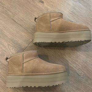 UGG Classic Ultra Mini Platform